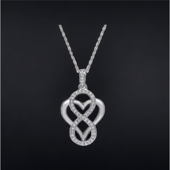 belk Jewelry - Sterling silver and diamond necklace. NEW WITHOUT TAGS